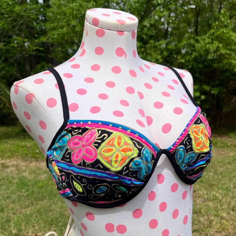 3/$30 Vintage Bikini Top - Picture 2 of 8